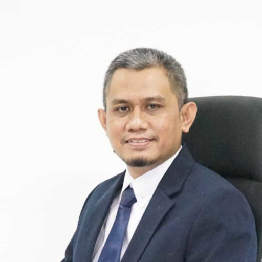 Prof. Dr. Siswanto, M.Si